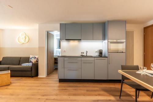 Modernes und schickes Apartment bei der Bergbahn by Inspiringplaces Zermatt
