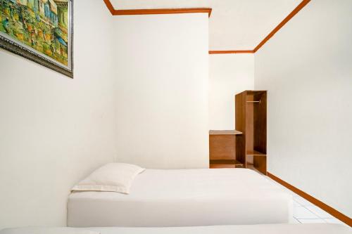 Gallery image of Belvilla Bogor near Citra Alam Riverside formerly Aries Biru Hotel in Bogor