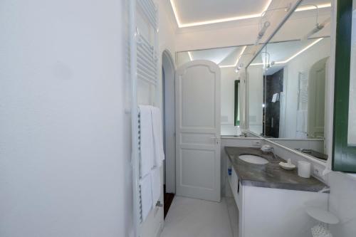 Amore Rentals - Villa Lo Scoglio photo 3