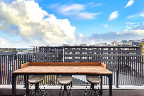 Μπαλκόνι ή βεράντα στο Chic Studio with Panoramic Sandton Views