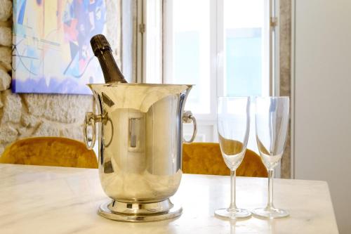 Magnolia 1 Luxury with AC Metro Downtown Porto