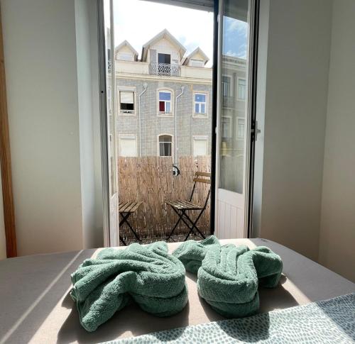 Central Lisbon Rooms in Palmira Shared Apartment For Surf Lovers