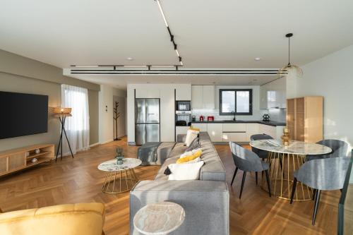 LIV Athinum 1 - Luxury Apartments