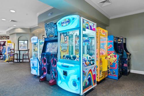 3 Bedroom Condo with Water Park & Fantastic Pool only Minutes To Walt Disney World's Front Gate!!! photo 37