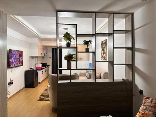 Una televisión o centro de entretenimiento en GWAGON Nest