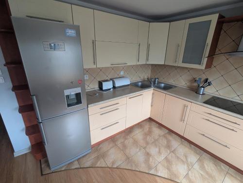 Η κουζίνα ή μικρή κουζίνα στο Apartament nad jeziorem