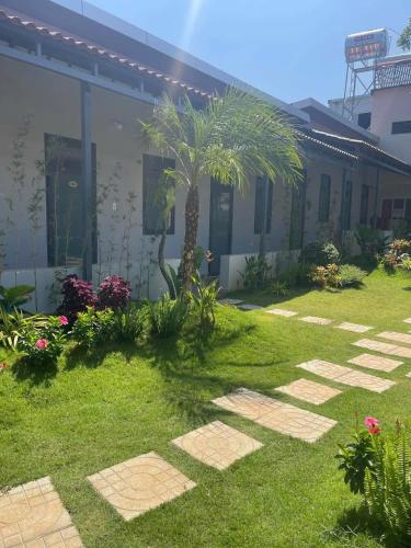 Κήπος έξω από το Homestay Nam Anh