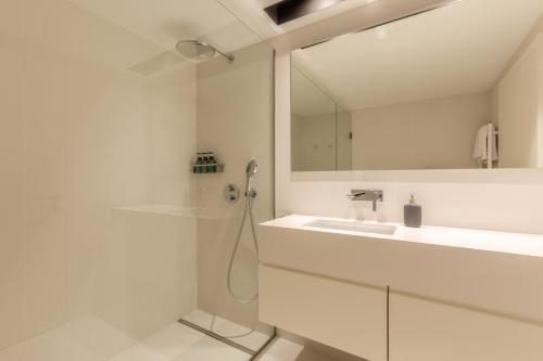 Chic 1-BR Flat in Award-Winning Building