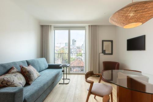 Chic 1-BR Flat in Award-Winning Building