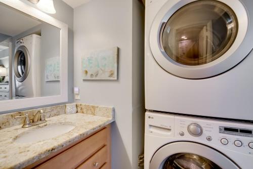 Fotografie z fotogalerie ubytování Pool Access Waterfront Hudson Condo! v destinaci Hudson