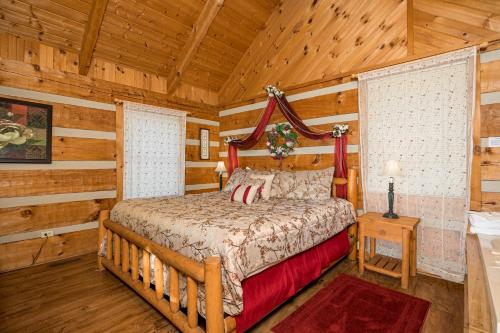 Katil atau katil-katil dalam bilik di Do Not Disturb by American Patriot Getaways