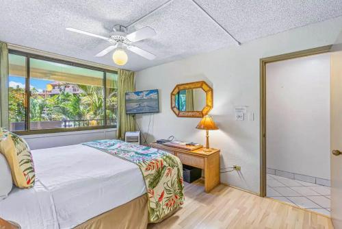 Postel nebo postele na pokoji v ubytování Walk to Beach I Ocean View I Two Baths I Pool