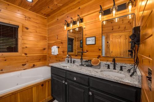 Ένα μπάνιο στο Do Not Blink by American Patriot Getaways