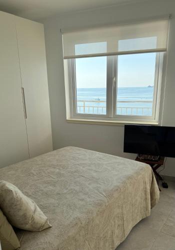 Studio with lovely sea views