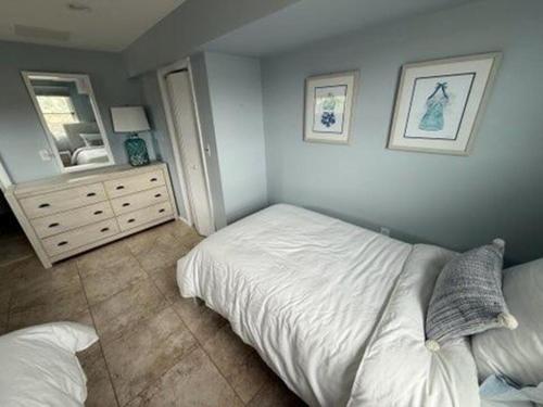 Gambar di galeri bagi Beautful Brant Beach Ocean Front Contemporary With Sweeping Views Of The Atlantic Ocean Direct Access To The Beach 14019 di Brant Beach
