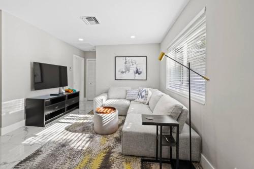 Gambar di galeri bagi Las Olas Oasis - Heart of Downtown & Free Parking di Fort Lauderdale