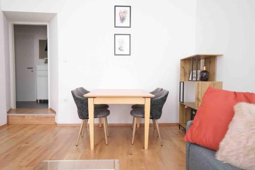 Modern living in city center - fully equipped