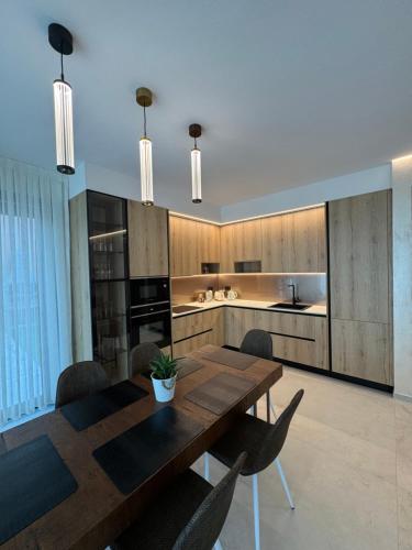 Kuchyň nebo kuchyňský kout v ubytování Villa Luxury Jevarò - Peschiera del Garda