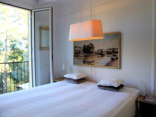 Holiday Home in Fréjus with Pool & Tennis