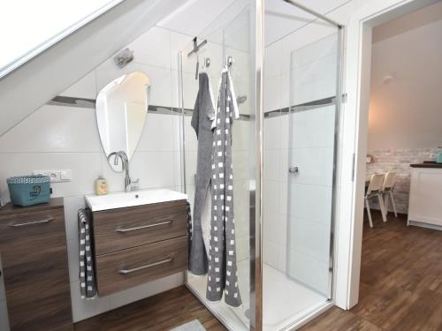 Ferienhaus in Obernburg am Ederseeにあるバスルーム