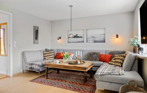 Zona de estar de Cozy Home In Ålbæk With Wifi