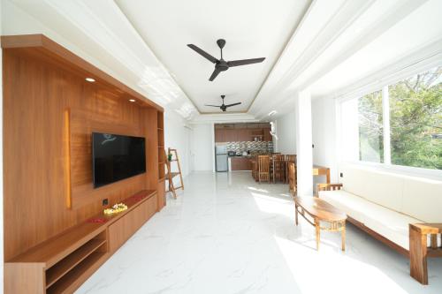 Nyuh Gading HILLにあるテレビまたはエンターテインメントセンター