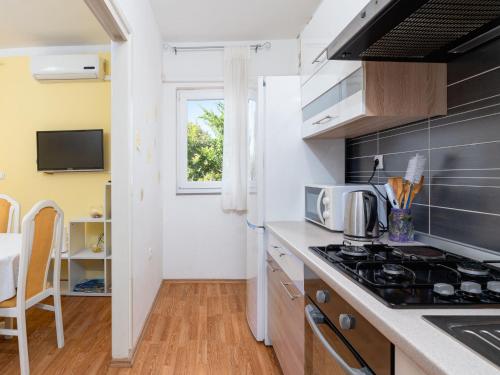 Apartment Vjera by Interhome