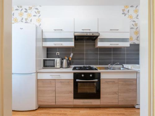 Apartment Vjera by Interhome