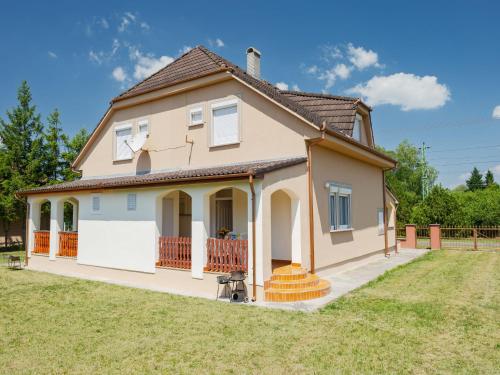 Gallery image of Apartment Daisy 1 by Interhome in Balatonmáriafürdő