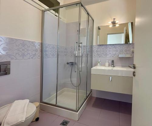 Un baño de Ktima Bird Paradise