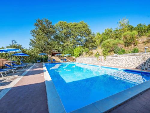 Bazén v ubytování Apartment La Rocca-1 by Interhome nebo v jeho okolí