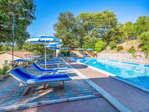 Bazén v ubytování Apartment La Rocca-1 by Interhome nebo v jeho okolí