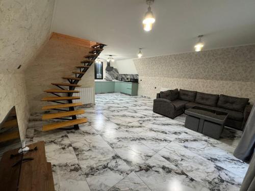 Φωτογραφία από το άλμπουμ του Hiyadel Balcony σε Sadgeri