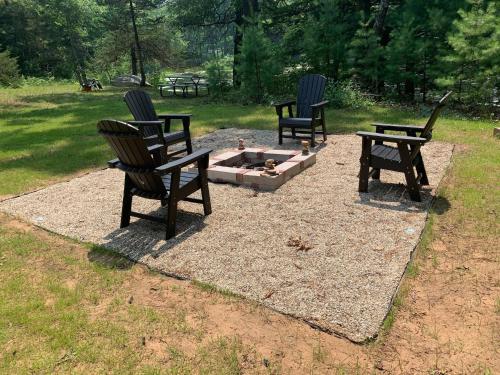 Zahrada ubytování New Listing 2BR/2BA on Trout Lake HotTub & Firepit