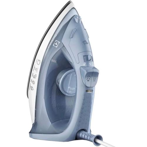 a iron is sitting on a white background at Morada Felicitá in Pato Branco