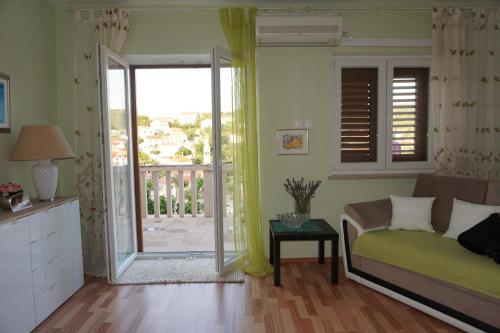 Apartment Splitska – Photos 5