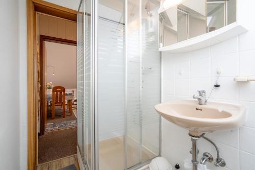 Phòng tắm tại HER14a Ferienwohnung Hartig