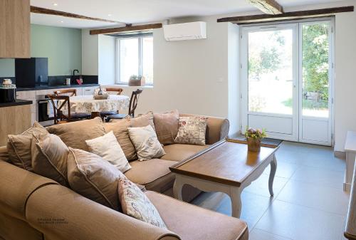Χώρος καθιστικού στο Le Clos des 2 Lys charmant gîte avec spa en Touraine