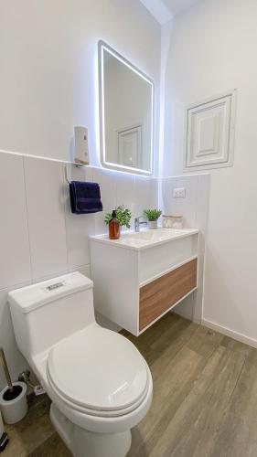 Ванная комната в Apartamento con vista al Aeropuerto zona 13 Narama #217