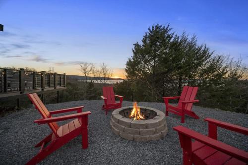 Φωτογραφία από το άλμπουμ του Shadowrock - Luxury Tiny Home with Amazing Views σε Yanush