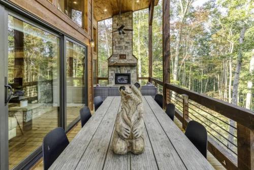 Μπαλκόνι ή βεράντα στο Hot Tub 3 Fireplaces Firepit Riverside Firepit