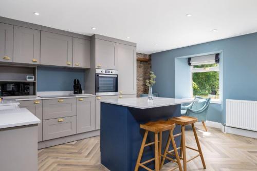 Dapur atau dapur kecil di Craighall House Stunning River Tay Views and Garden