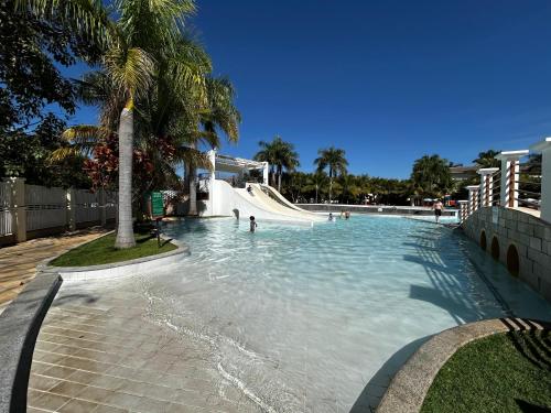 a swimming pool with a skate park and a ramp at Lacqua Di Roma 12345 Caldas Novas in Caldas Novas