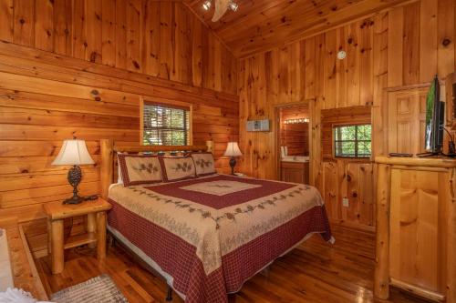 Katil atau katil-katil dalam bilik di Hello Dolly by American Patriot Getaways