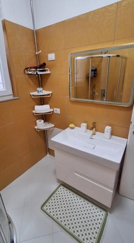 Un baño de Guest home Guri