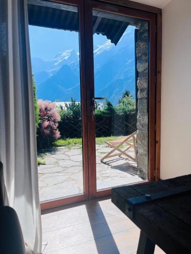 Logement avec jardin et vue panoramique MontBlanc photo 2