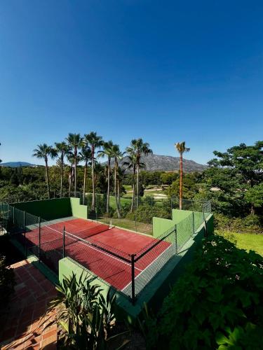 Aloha Golf View Retreat