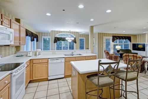 Η κουζίνα ή μικρή κουζίνα στο Pocono Mountain Villas by Exploria Resorts