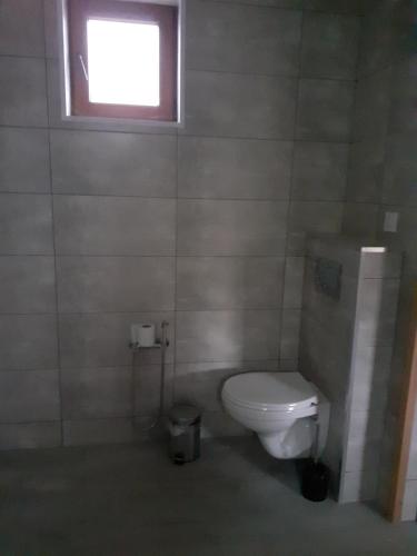 Bilik mandi di Villa Solochyn