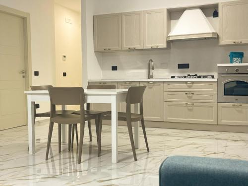 Una cocina o cocineta en Brain Palace Pagani
